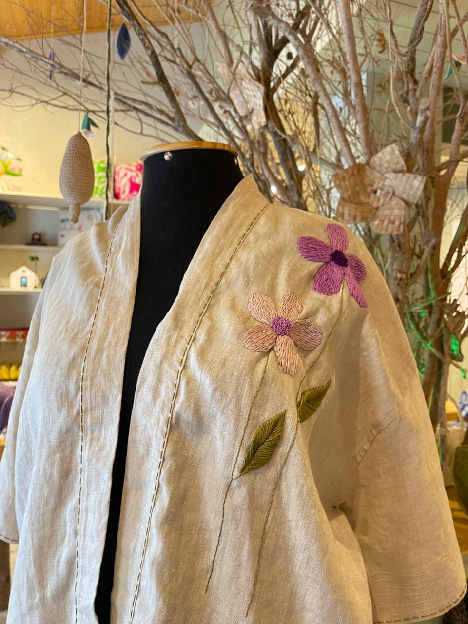 Quimono bordado com Nossa Senhora de Guadalupe - tons de lilás - tamanho M