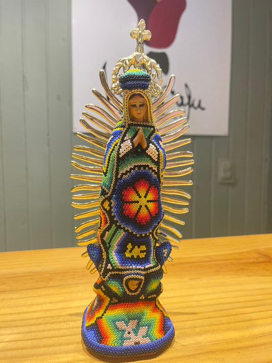 Nossa Senhora de Guadalupe de miçanga - flor vermelha