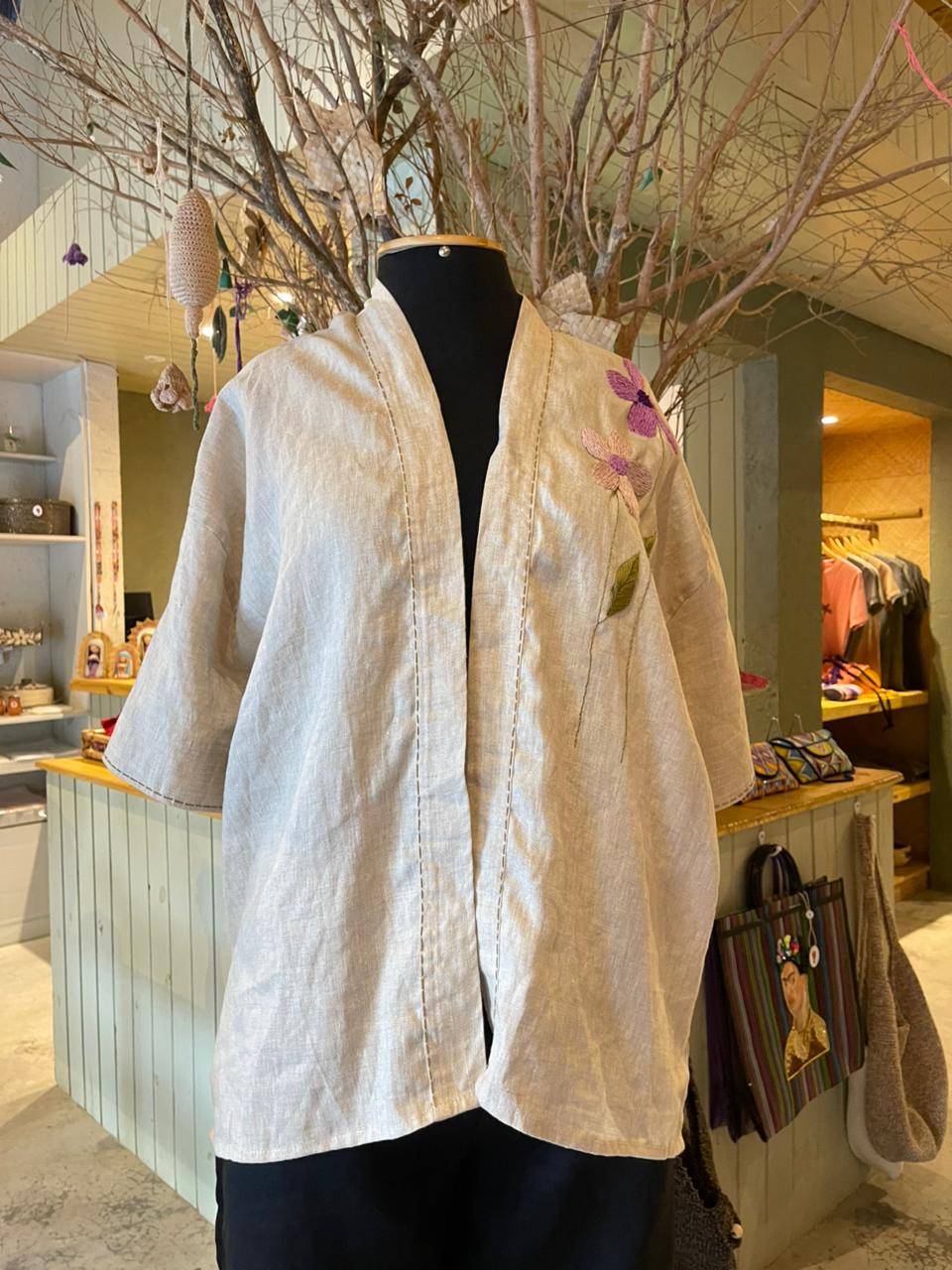 Quimono bordado com Nossa Senhora de Guadalupe - tons de lilás - tamanho M